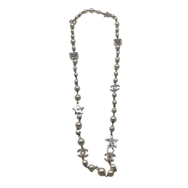 Chanel Cream   Silver 2006 CC Logo Faux Pearl and Strass Star Pendant Necklace Online