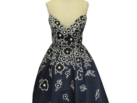 Carolina Herrera Navy Blue   White   Black Floral Embroidered Strapless A-Line Silk Dress Discount