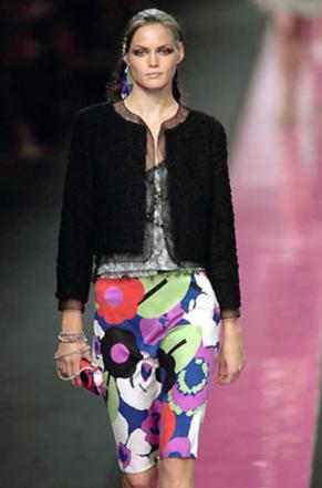 Chanel Spring 2000 Runway Printed Silk Skirt For Sale