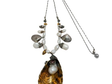 Alexander McQueen Oyster Shell Pearl Pendant Fashion