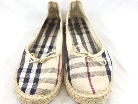 Burberry Nova Check Espadrille Flats. Size 39 Online Sale